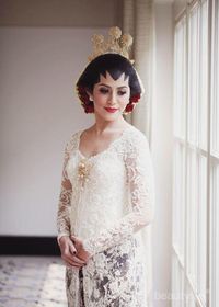 8 Inspirasi Model Kebaya Putih Modern Untuk Akad Nikah