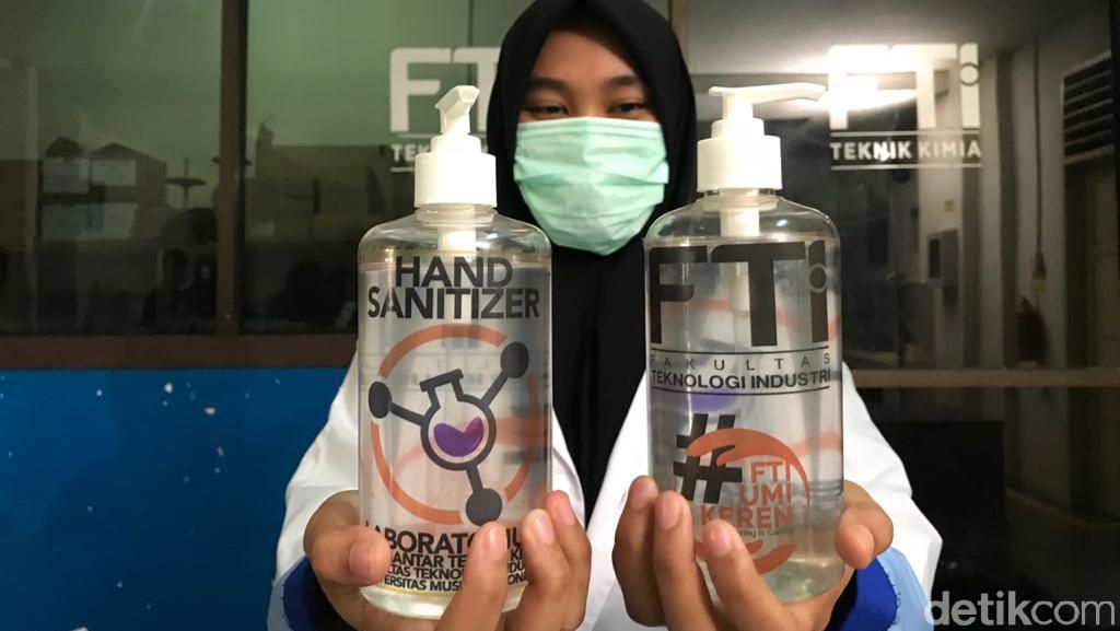 Membuat Hand Sanitizer Alami dari Kulit Jeruk dan Lidah Buaya Membuat Hand Sanitizer Alami dari Kulit Jeruk dan Lidah Buaya