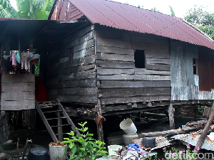 Kisah Murni di Barru, Besarkan Putri Terkena Sakit Lumpuh Layuh