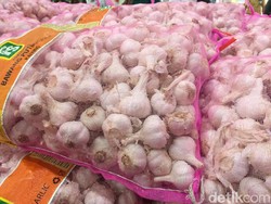 Turunkan Harga, RI Impor Bawang Putih hingga Gula