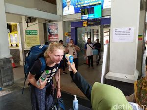 Cegah Corona, Suhu Badan Penumpang Pelabuhan di Aceh Dicek