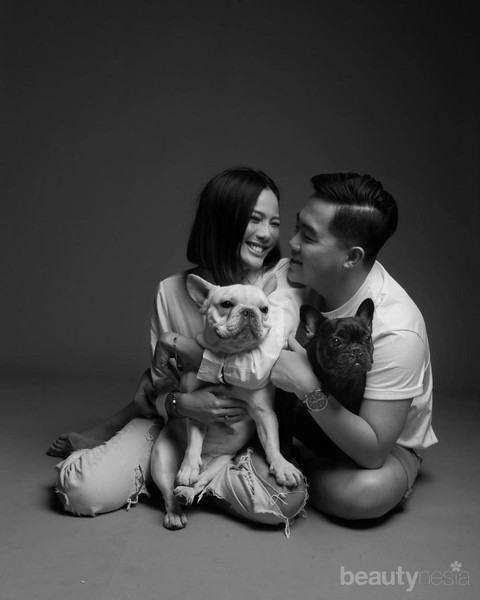 Sweet Banget! Inspirasi Foto Prewedding Vinna Gracia, dari Klasik Hingga Luxury