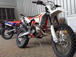 Alasan Motor 2 Tak Masih Dicintai Orang Indonesia