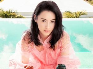 Artis Terkenal Hong Kong Ditendang dari Pesawat, Alasannya Sepele