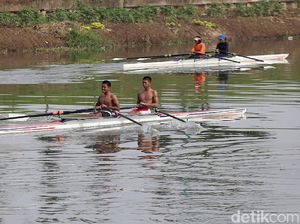 Semangat Para Atlet Dayung Ibu Kota Berlatih Jelang PON 2020 Semangat Para Atlet Dayung Ibu Kota Berlatih Jelang PON 2020
