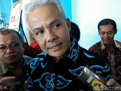Ganjar Naikkan UMP, Pengusaha Wanti-wanti Gelombang PHK