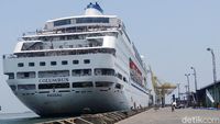 Ditolak Surabaya, Kapal Pesiar Columbus Berlabuh di Semarang