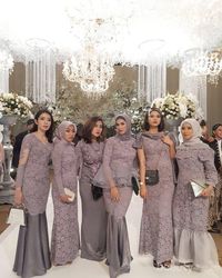 7 Model Kebaya Modern Dengan Aksen Brukat Cantik Untuk Bridesmaid