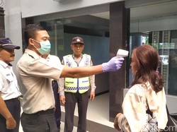 Penumpang di Ketapang-Gilimanuk Diperiksa Cegah Penyebaran Corona