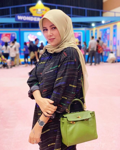 5 Artis Cantik Indonesia yang Putuskan Berhijab di Tahun 2019