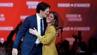 Istri PM Kanada Justin Trudeau Kena Corona, Ini Gayanya Saat Dampingi Suami