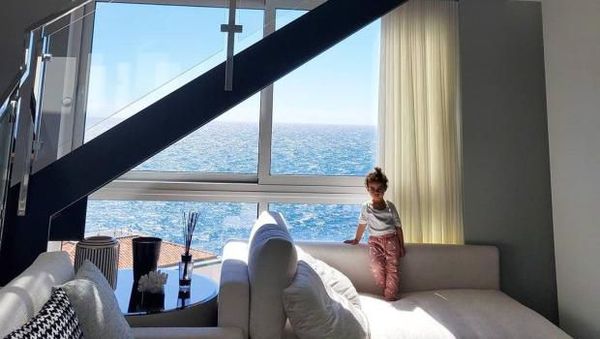 Ronaldo Karantina di Rumah karena Virus Corona, Intip Kemewahan Isinya