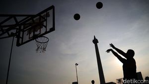 Melihat Monas yang Akan Ditutup Sementara karena Corona