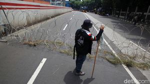 Kawat Berduri Amankan Area Kedubes India Jelang Aksi PA 212