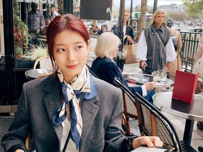Gaya Kasual Bae Suzy yang Bisa Jadi Inspirasi Busana Kamu Sehari-hari