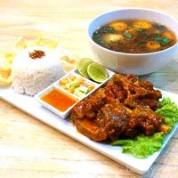 Gurih Dan Nikmat, 5 Tempat Makan Sop Buntut Yang Cocok Untuk Buka Puasa