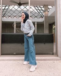 Foto OOTD Lebih Kece, 5 Model Celana Jeans Ini Wajib Kamu Punya!