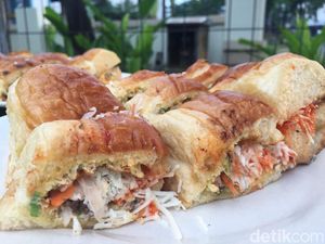 Berburu Roti John Klasik di Kedai Kaji Osing Bintaro