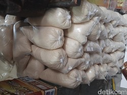 Nusron Minta Mendag Tugaskan Importir Beli Gula Petani