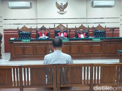 Korupsi Jasmas, Eks Wakil Ketua DPRD Surabaya Divonis 2,5 Tahun Penjara