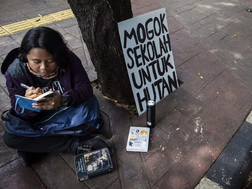 Pelajar SMA di Jakarta Mogok Sekolah untuk Hutan Pelajar SMA di Jakarta Mogok Sekolah untuk Hutan