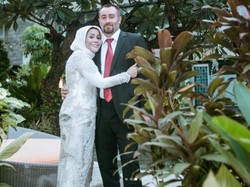 Foto Pernikahan Ibunda Vicky Prasetyo dengan Bule Turki