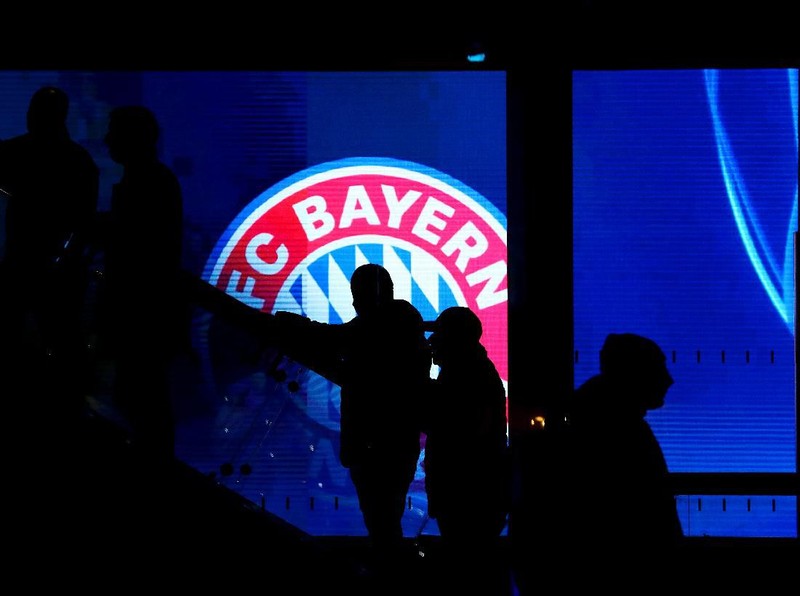 LONDON, ENGLAND - OCTOBER 01: fans arrive at the stadium prior to during the UEFA Champions League group B match between Tottenham Hotspur and Bayern Muenchen at Tottenham Hotspur Stadium on October 01, 2019 in London, United Kingdom. (Photo by Catherine Ivill/Getty Images)