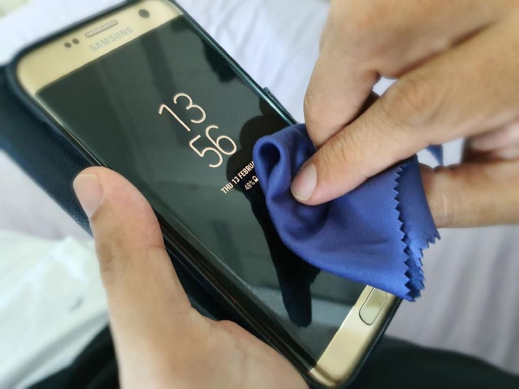 Tips Bersihkan Ponsel untuk Cegah Penularan Corona Tips Bersihkan Ponsel untuk Cegah Penularan Corona