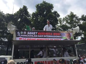 Pimpin Aksi dari Atas Mobil Komando, Ketum FPI Serukan Usir Dubes India Pimpin Aksi dari Atas Mobil Komando, Ketum FPI Serukan Usir Dubes India