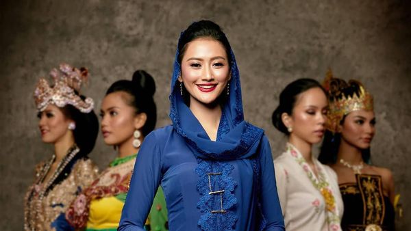 Kocak! Busana Adat Putri Indonesia Dicocok-cocokkan dengan Varian Mi Instan