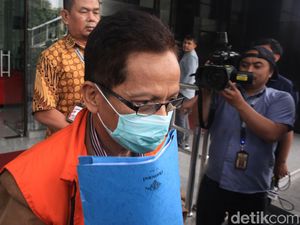 KPK Eksekusi Eks Kadis PUPR Mojokerto ke Lapas Kelas I Surabaya