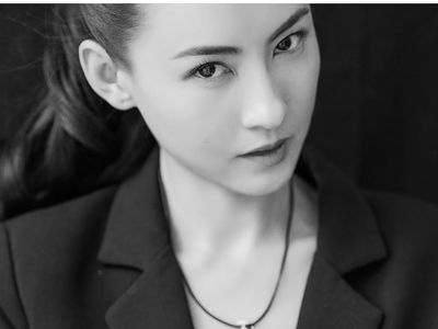 Gaya Artis Cantik yang Diusir dari Pesawat karena Berantem dengan Pramugari