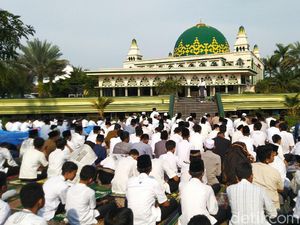 Tentang Istighosah, Dilengkapi Dalil dan Bacaannya Tentang Istighosah, Dilengkapi Dalil dan Bacaannya