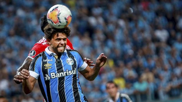 Protes Soal Corona, Pemain Gremio Masuk Lapangan Pakai Masker