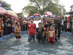 Ridwan Kamil Resmikan Wajah Baru Alun-alun Sumedang