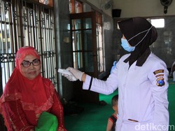 Pencegahan Dini, Polisi Dan Satgas Corona Madiun Blusukan Pasar