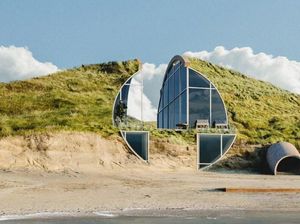 Asli! Rumah di Pinggir Pantai Ini Dijamin Nggak Bikin Bosan