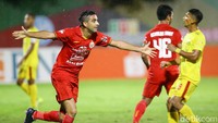 Persija baru bisa menyamakan kedudukan pada menit ke-52 via Otavio Dutra. 