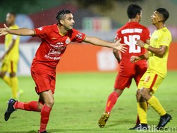 Persija baru bisa menyamakan kedudukan pada menit ke-52 via Otavio Dutra. 