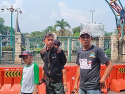 Ragunan Tutup Sementara, Hendra Kecewa Gagal Ajak Anak Lihat Gajah