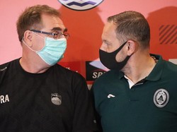 Antisipasi Virus Corona, Pelatih Persib dan PSS Kompak Maskeran