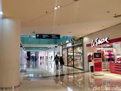 Imbas Corona, Mal Ramai-ramai Tutup Lebih Awal