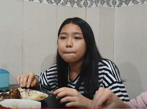 Reaksi Putri Artis Drakor Yannie Kim Coba 5 Kuliner Indonesia, Lahap Banget