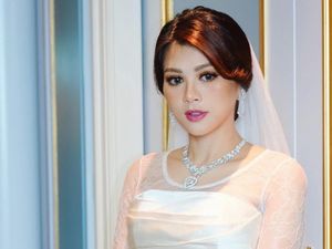 Foto: Pesona Adinda Bakrie Tampil Simple Elegan Saat Menikah Lagi Foto: Pesona Adinda Bakrie Tampil Simple Elegan Saat Menikah Lagi