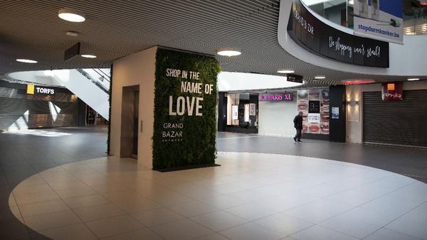 Potret Pusat Perbelanjaan Dunia Mati Suri Gegara Corona