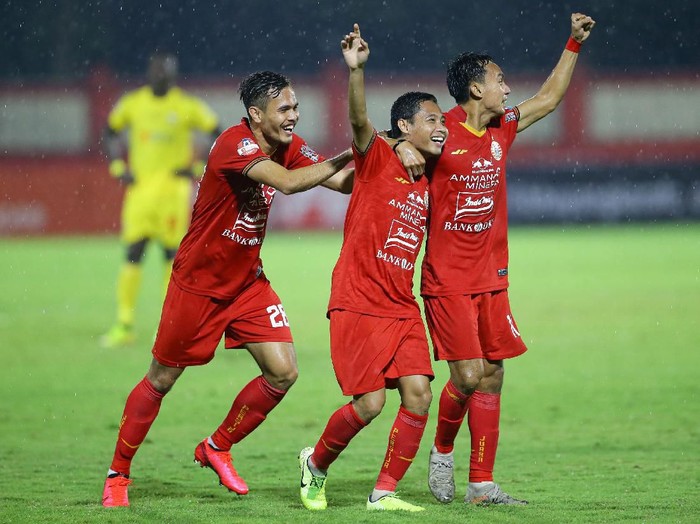 Evan Dimas merayakan golnya saat Persija menghadapi Bhayangkara, Sabtu (14/3/2020)