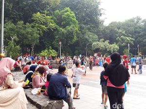 CFD Ditiadakan Cegah Corona, Tapi  Warga Surabaya Masih Padati Taman Bungkul