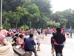 CFD Ditiadakan Cegah Corona, Tapi  Warga Surabaya Masih Padati Taman Bungkul