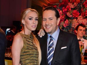 Pria yang Dijuluki Playboy Bangkrut Siarkan IG Live Saat Ditangkap Polisi Pria yang Dijuluki Playboy Bangkrut Siarkan IG Live Saat Ditangkap Polisi