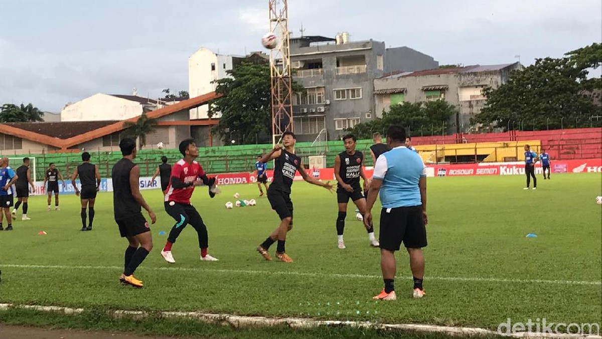 PSM Makassar akan menggelar tes swab pemain sebelum melangsungkan latihan. (Foto: (Ibnu Munsir/detikSport)